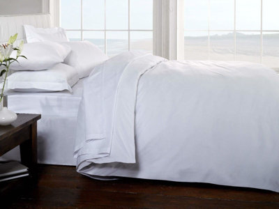 Brighton Hill Egyptian Combed Cotton Flat Sheet from B&Q