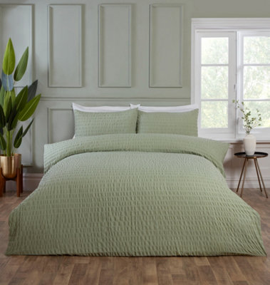 B&Q -  Seersucker Luxury Polyester Duvet Cover Set & Pillowcase Super King Sage