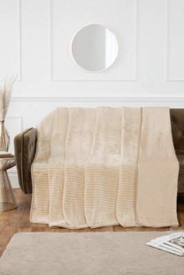 Rapport Home Ribbed Mink Faux Fur Polyester Super Soft Cosy Throw from B&Q