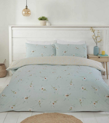 Rapport Daisy Duck Egg Duvet Cover Set Flower Themed King Bedding Set from B&Q