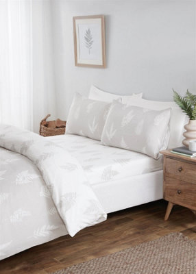 Rapport Fern Multi Floral Design Duvet CoverFitted Sheet And Pillow Case from B&Q