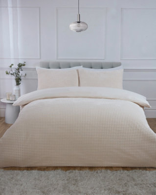 Rapport Home Luxury Waffle Teddy Polyester Fleece Duvet Cover Set With Pillowcase from B&Q
