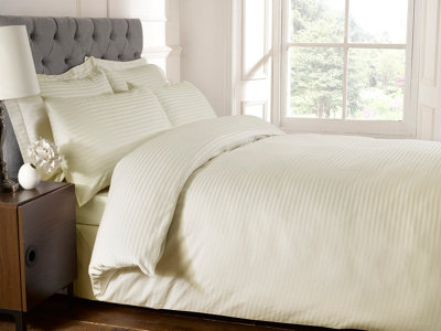 Rapport Home 250 Thread Count Cotton Percale Quilt Cover from B&Q