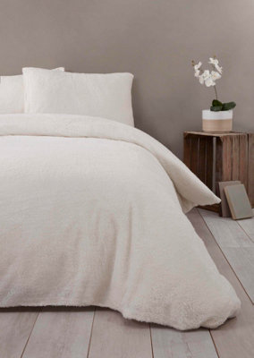 Rapport Home Teddy Fleece Polyester Duvet Set With Pillowcase from B&Q