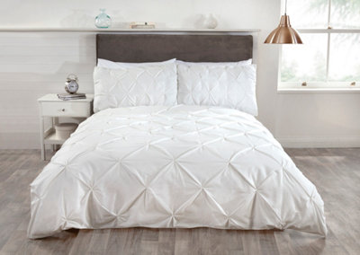 Rapport Home Balmoral Polycotton Duvet Set With Pillowcase from B&Q