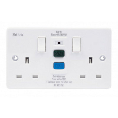 Niglon S132Rcdw 2 Gang 13A Rcd Protected Socket White from B&Q