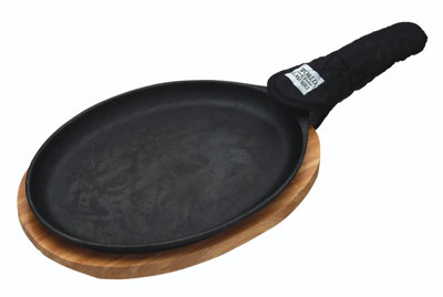 Kitchencraft World Of Flavours Cast Iron Fajita Sizzler from B&Q