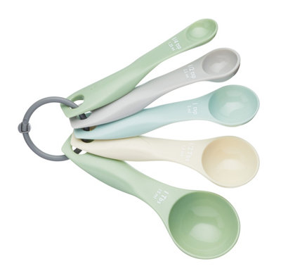 Colourworks Classics Five Piece Measuring Spoon Set from B&Q
