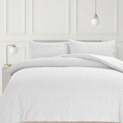 B&Q -  White Paloma Embossed Bobble Pattern Duvet Cover And Pillowcase Set Super King