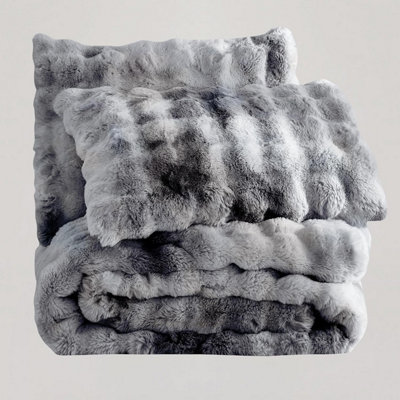B&Q -  White Bubble Faux Rabbit Fur Duvet Cover And Pillowcase Set Super King