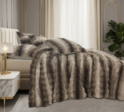 B&Q -  Beige Husky Faux Rabbit Fur Duvet Cover And Pillowcase Set Single