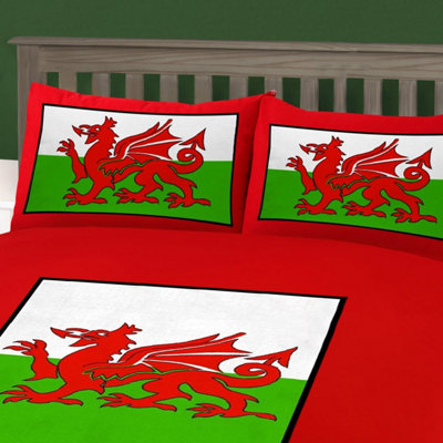 Velosso Vibrant Welsh Dragon Design Duvet Cover Set With PillowcasesBreathable Cotton BeddingDurable & Button EnclosureRed from B&Q