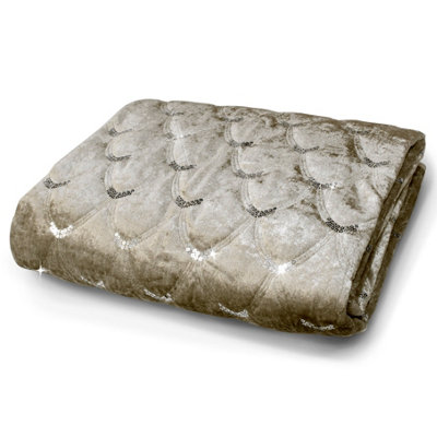 Velosso Luxury Velvet Soft Sherpa Backed Throw BlanketCosy Durable For SofaBedHigh-Quality Plush Texture95Cm X 200CmBeige from B&Q