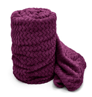 Velosso Cosy Touch Chevron Pattern Faux Mink Throw BlanketLuxurious FeelHigh-Quality Weave For SofaBed127Cm X 152CmAubergine from B&Q