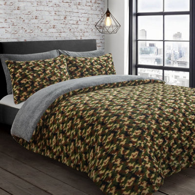 Velosso Camouflage Teddy Fleece Duvet Cover & Pillowcase SetCosy And Warm Bed LinenButton EnclosureMachine WashableGreen from B&Q