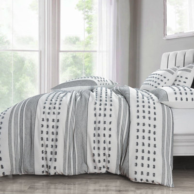B&Q -  Modern Tufted Design Duvet Cover & Pillowcase SetDurable Bedding CollectionMachine Washable Bedroom SetWhite