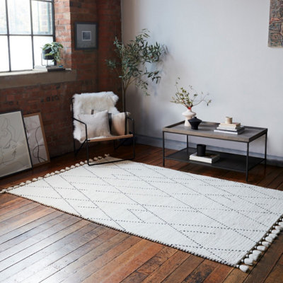 B&Q Easy To Clean Geometric Modern Wool Rug For Living Room, Bedroom - 160Cm X 230Cm Cream