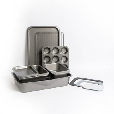 Masterclass Set Of Gift-Boxed Smart Space Stacking Non-Stick Bakeware Set 7 Piece, Three-In-One Trivet Set