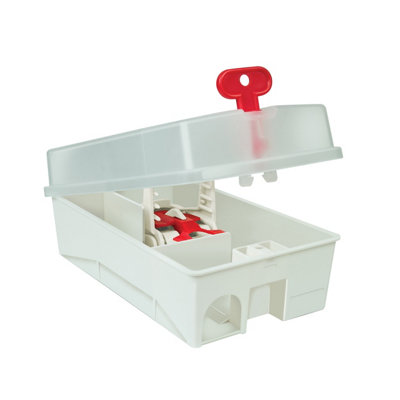 B&Q -  Mouse Trap (H)70mm (W)105mm