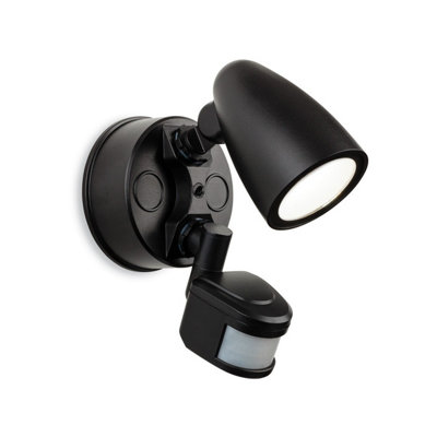 Luminosa Lighting Luminosa Security Outdoor Integrated Led Pir Motion Sensor Wall Spotlight Black Ip54 from B&Q