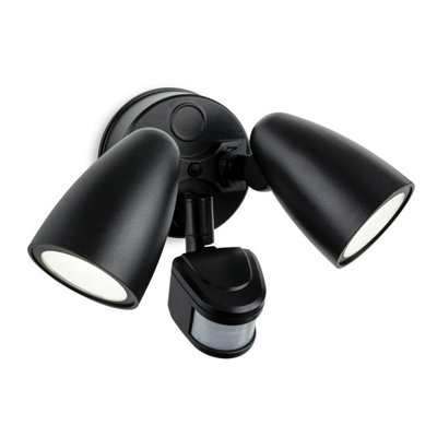 B&Q -  Luminosa Security Outdoor Integrated Led Pir Motion Sensor Twin Wall Spotlight Black Ip54