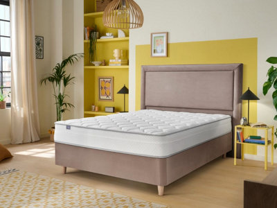 Silentnight Memory  Foam 1400 Pocket MattressFirmDouble from B&Q