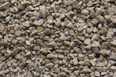 Bowland Stone Bulk Bag 14-20mm Cotswold Stone 850Kg Decorative Garden Chippings from B&Q