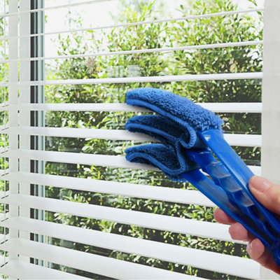 Home Valet Microfibre Venetian Blind Cleaner With Extra Pad from B&Q