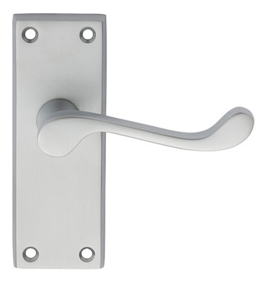 Carlisle Brass Satin Chrome Victorian Scroll Lever On Short Latch Backplate (Dl55Sc) from B&Q
