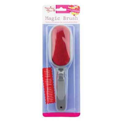 Magic Clothes Brush To Remove Lint from B&Q