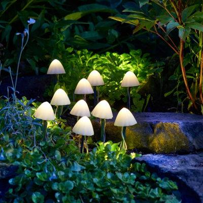 B&Q -  White Mushroom Solar-Powered 1Lm Integrated Led Outdoor Stake LightPack Of 10