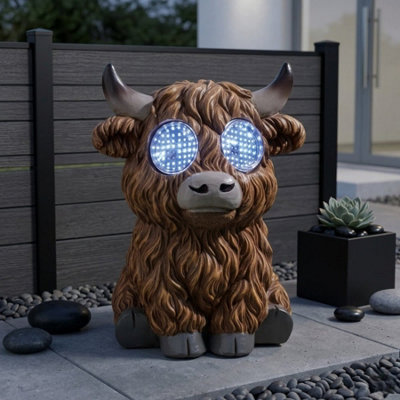 Garden Greatness Lunaria Blinkin Highland Cow Solar Light from B&Q