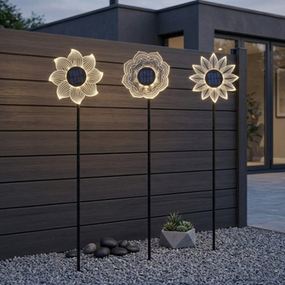 Garden Greatness Lunaria Triple Bloom Solar Stake Lights from B&Q