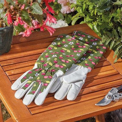 Briers Cherry Gauntlet Long Sleeve Leather Gardening Utility Gloves Medium 8 from B&Q