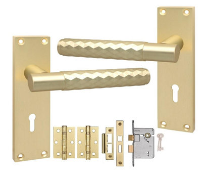 Golden Grace Victorian Design Knurled Diamond Cut Lock Handle On Backplate Satin Brass150mm X 40mm from B&Q