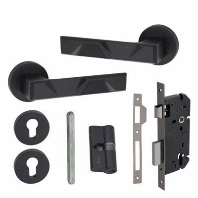 1 Pair Modern Nova Euro Lock Internal Door Handles70mm Key & Key Barrell Matt Black FinishGolden Grace from B&Q