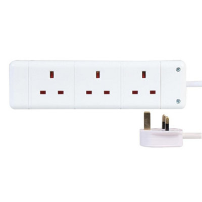 Pro elec 3 Gang Extension LeadWhite5M from B&Q