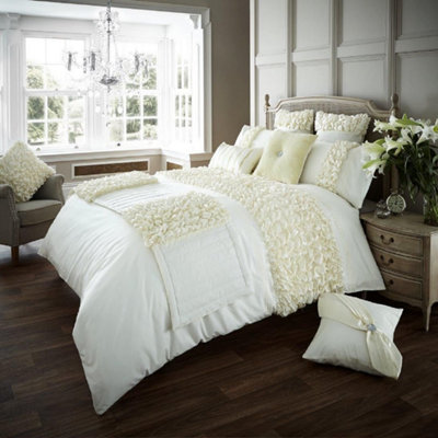 Smart Living Duvet Cover With Pillowcases Polycotton Quilt Bedding Covers Comfy Breathable Comforter Cover SetCream from B&Q