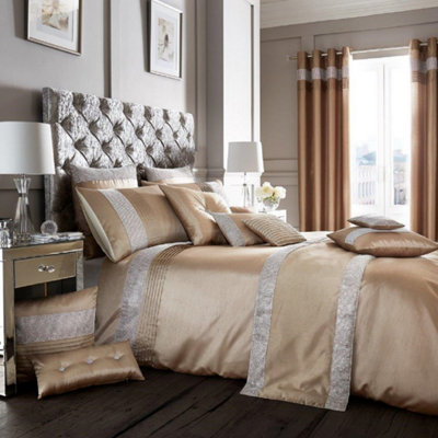 Smart Living Duvet Cover With Pillowcases Polycotton Quilt Bedding Covers Comfy Breathable Comforter Cover SetLatte from B&Q