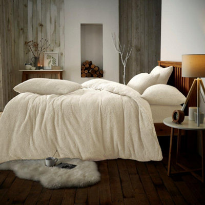 B&Q Smart Living Teddy Bear Fluffy Bedding Set, Thermal Warm & Cosy Super Soft Fleece Duvet Cover Set With Pillowcases - Cream