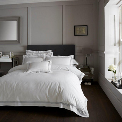 Smart Living Duvet Cover With Pillowcases Polycotton Quilt Bedding Cover Comfy Breathable Comforter Cover SetWhite/charcoal from B&Q