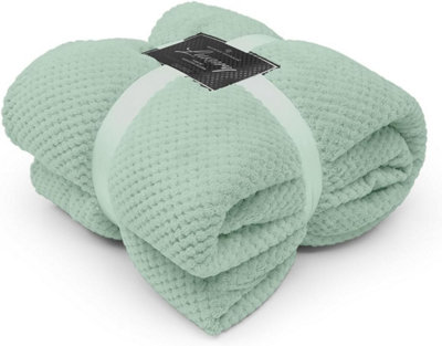 Gc Gaveno Cavailia Fluffy Pop Extra Large Throw 200X240Cm Duck Egg Soft & Cosy King Size Blanket Waffle Throw from B&Q