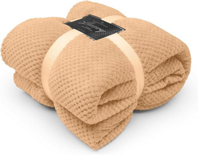 Gc Gaveno Cavailia Fluffy Pop Extra Large Throw 200X240Cm Peach Soft & Cosy King Size Blanket Waffle Throw from B&Q