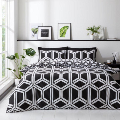 Gc Gaveno Cavailia Printed Hendrix Double Duvet Cover With Reversible Bedding Quilt Cover Set With Matching Pillowcases from B&Q