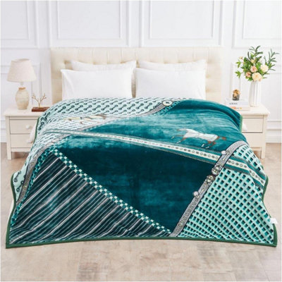 Gc Gaveno Cavailia Sherpa Fluffy Blanket Bed Warm & Cozy Majestic Horse Bed Blanket 5Kg Thermal Warm Heavy Weight Blanket 200X240 from B&Q
