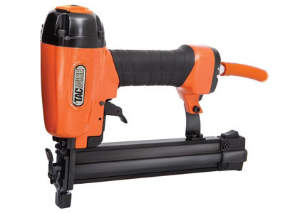 Tacwise C1832V Pneumatic 18G Brad Nailer 10-32mm 2Nd Fix Finishing Air Nail Gun from B&Q