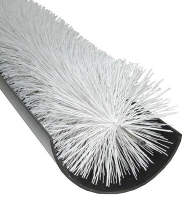 Gardeners Dream Groundmaster 7 X 4M Gutter Brush White Leaf Guard Moss Protection Debris Filter from B&Q