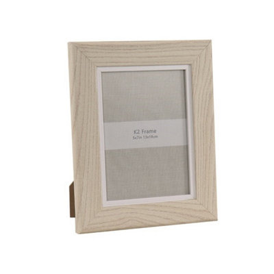 B&Q -  White Wood Grain Photo Frame5X7