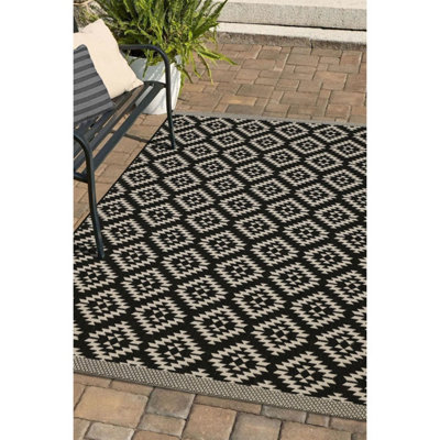Melrose Eden Genesis Black Indoor Outdoor Medium Area Rug 3mm Pile Height120/170Cm from B&Q