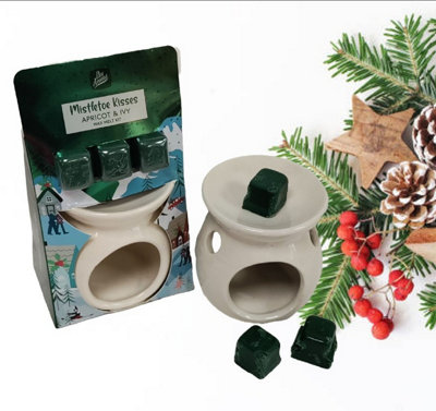 151 Christmas Wax Melts & Burner Set Mistletoe Kisses Apricot & Ivy Scented Wax from B&Q